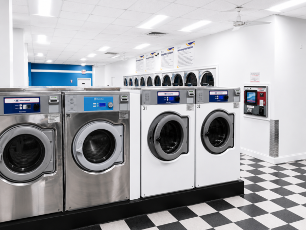 Addison Laundromat washers and dryers in Capitol Heights MD